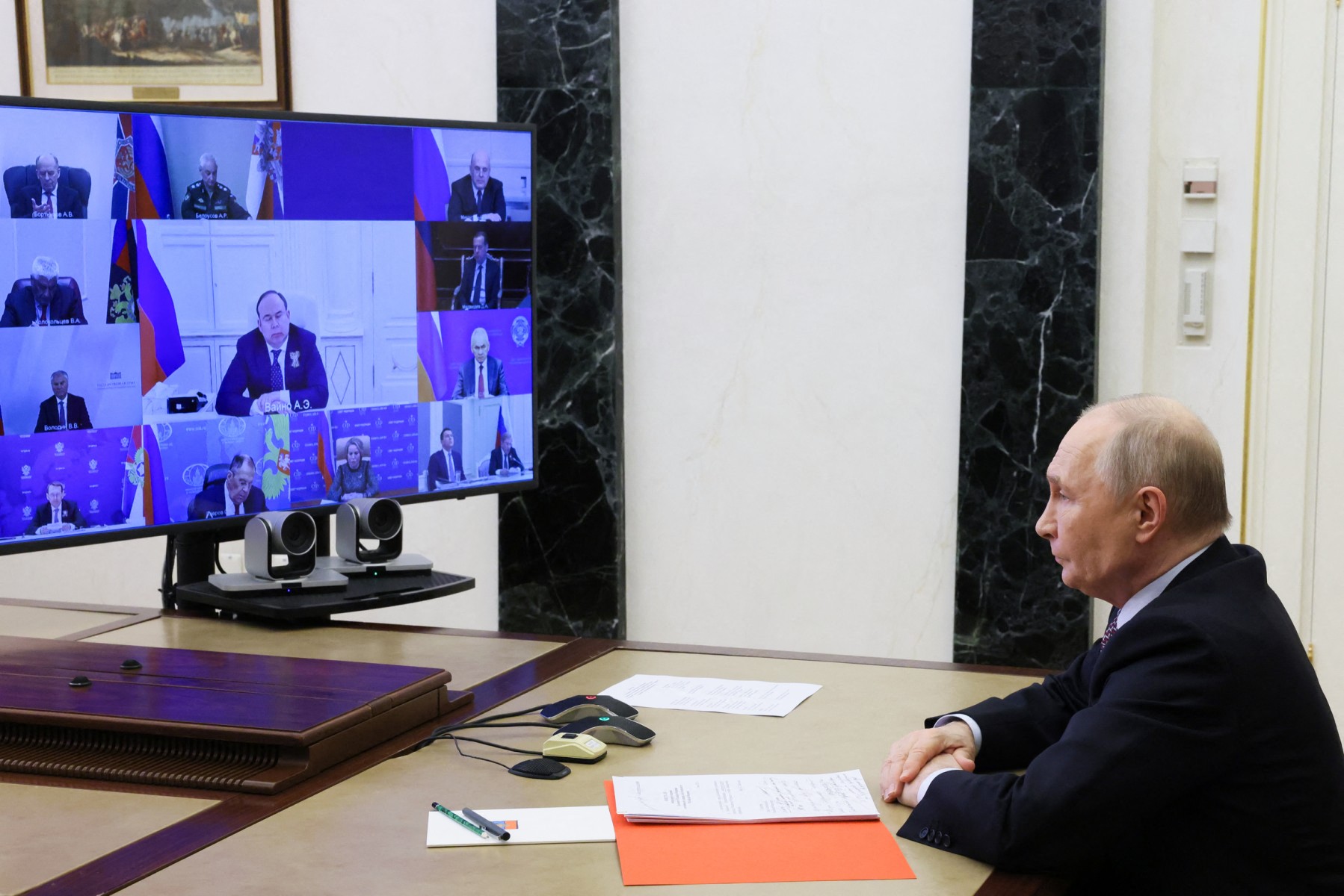 Kyiv under air attack after truce expires: Ukrainian authorities