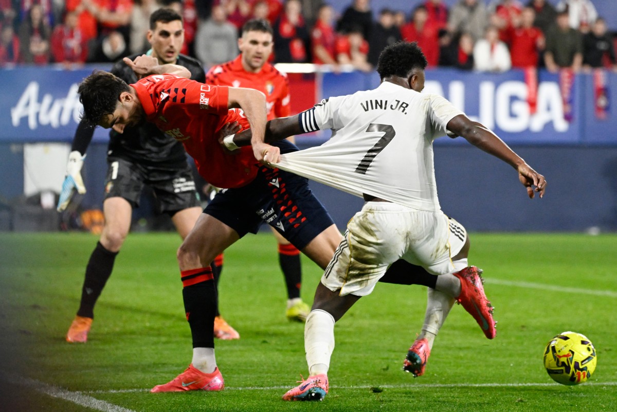 Liga leaders Real Madrid stung by late Osasuna winner