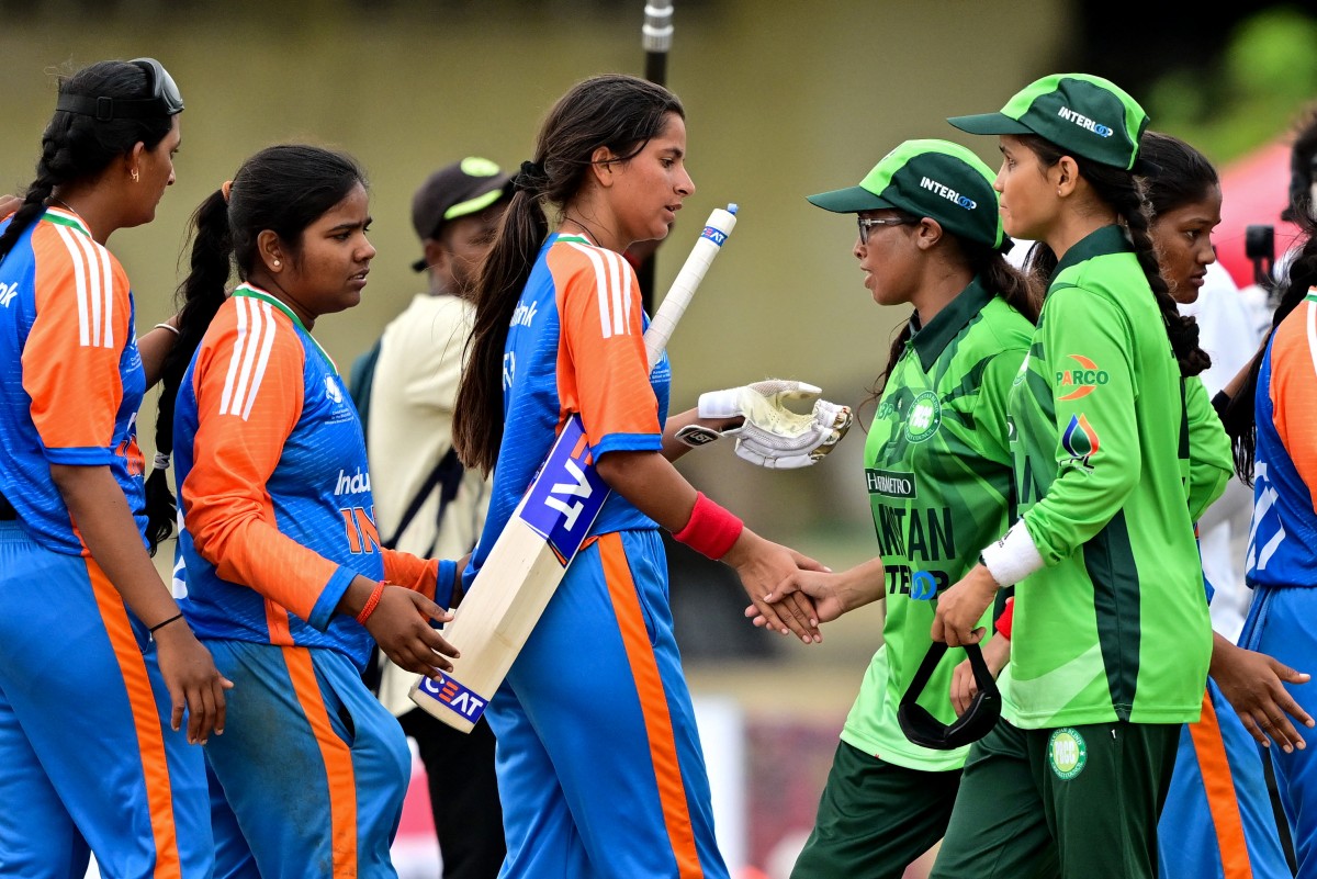 Blind women cricketers from India, Pakistan show spirit with handshakes