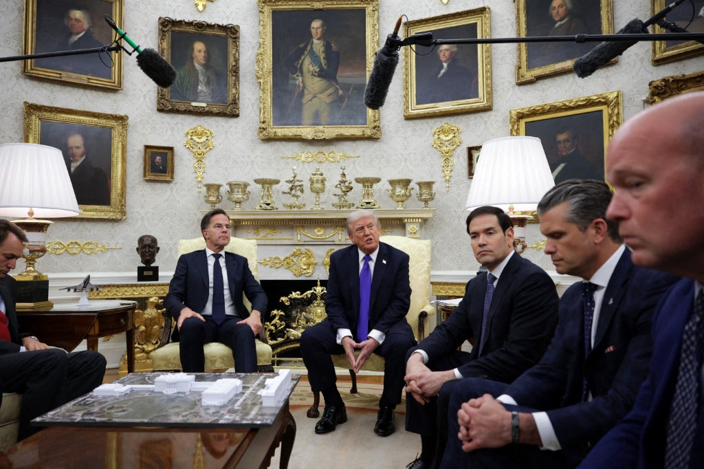 US kills 14 in strikes on alleged Pacific drug boats