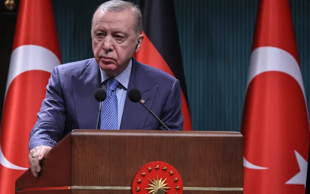 Turkiye’s Erdogan hails 2.6B euro jet deal with Spain