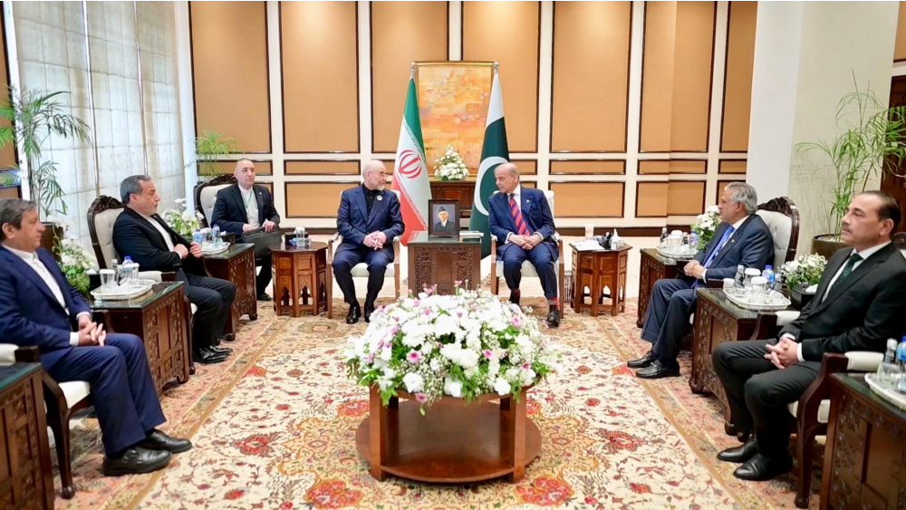 Iranian president praises Pakistan's PM and CDF's 'effective role' in mediation process 