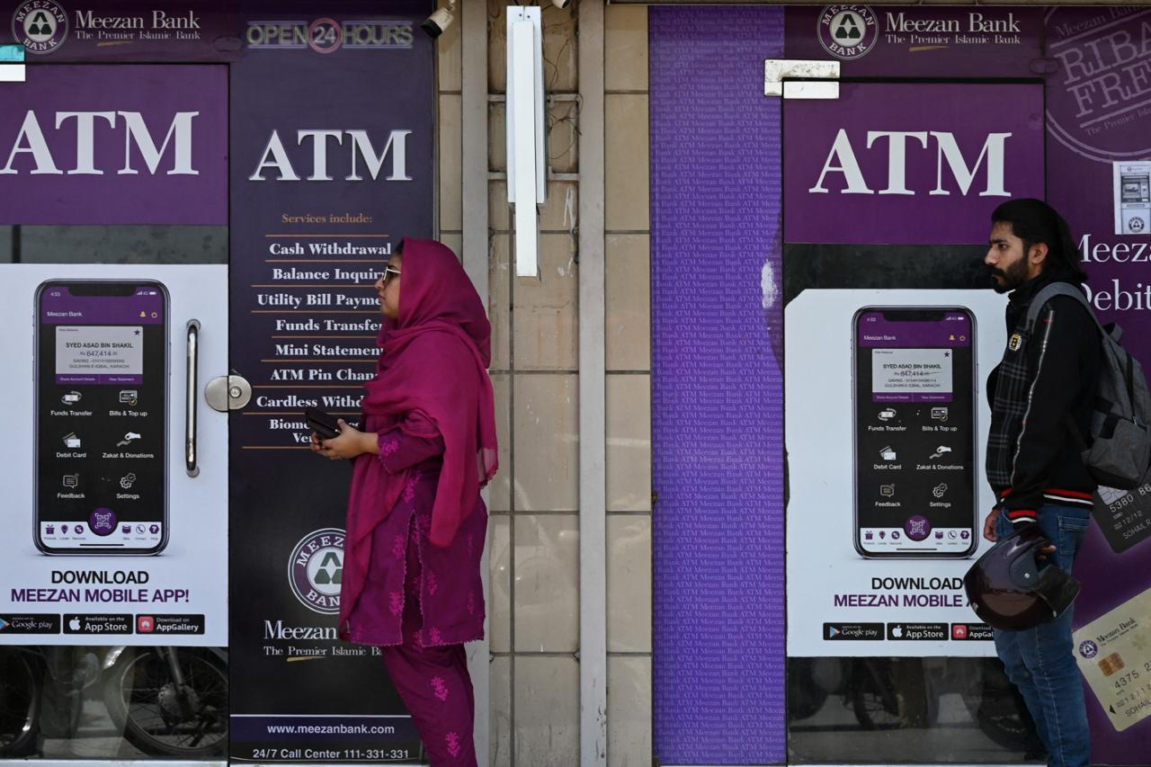 Pakistan central bank highlights expansion of banking access for women