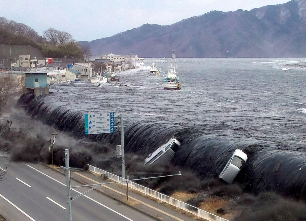 Tsunami warnings after magnitude 7.8 quake strikes off Philippines