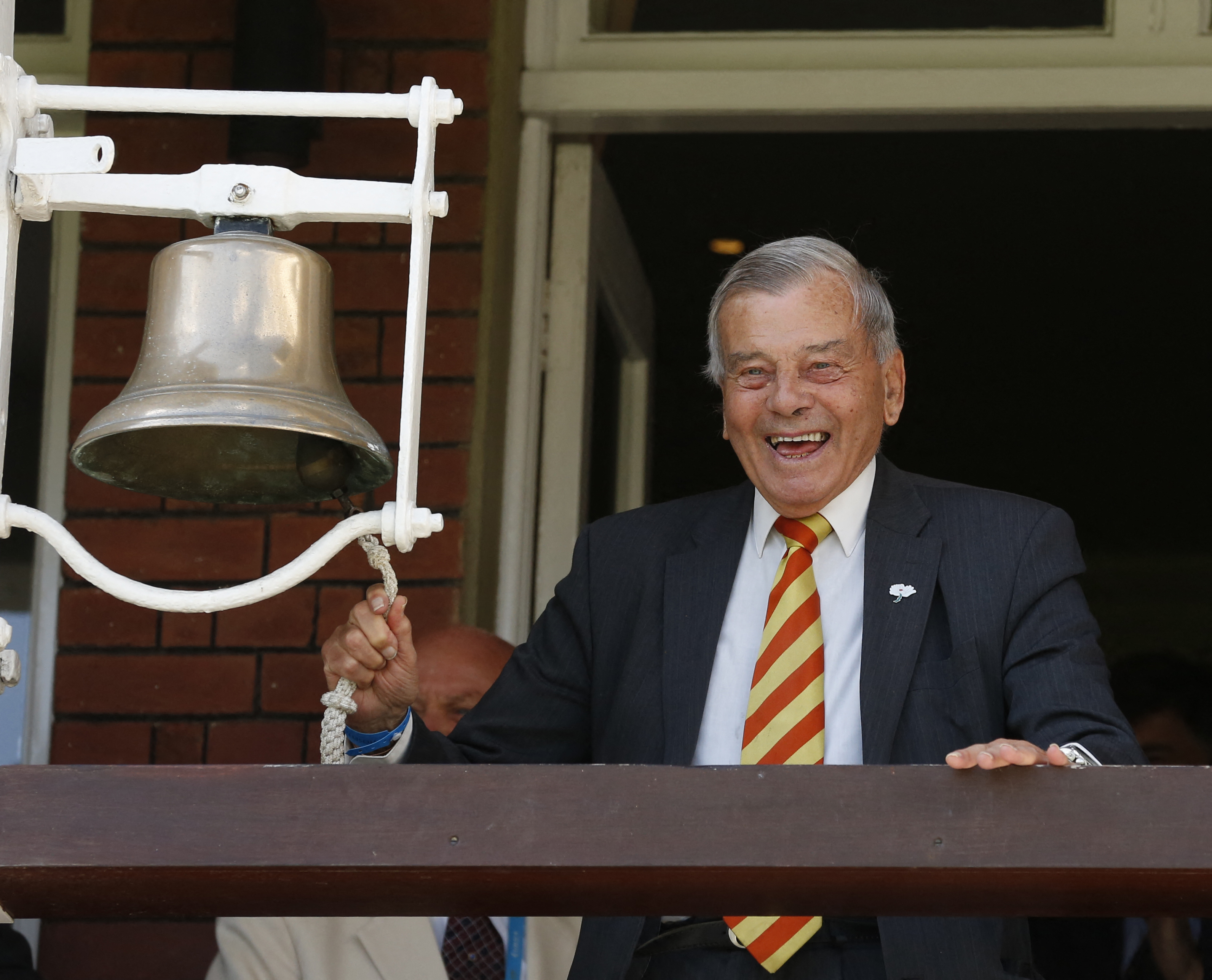 Harold Dennis Bird, former cricket umpire, dies aged 92