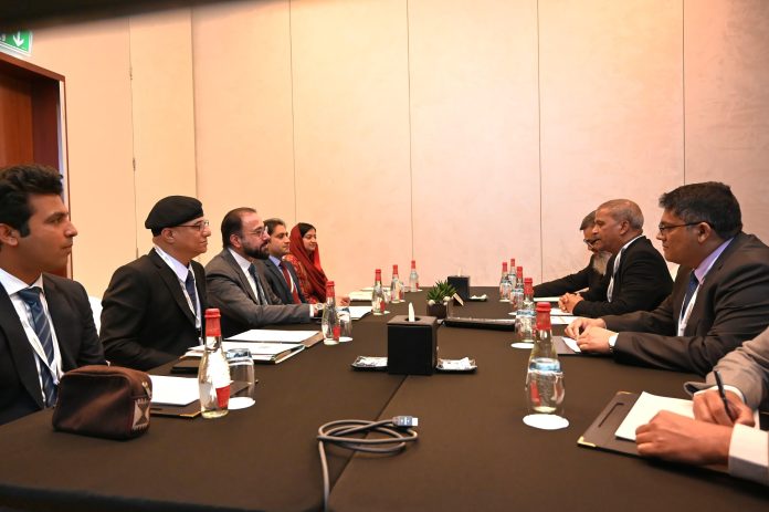 Pakistan, Bangladesh discuss overseas labor cooperation at Abu Dhabi Dialogue