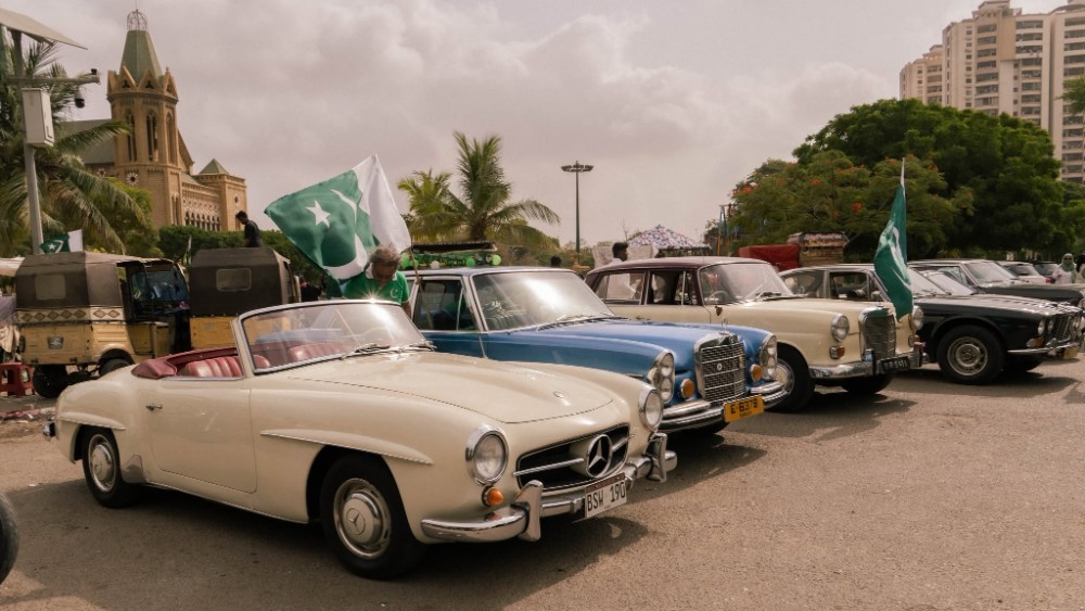 Karachi’s vintage cars turn Independence Day into moving celebration