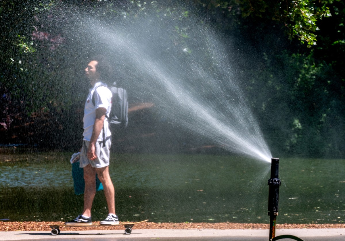 AFP__20260528__B4BG4XD__v1__MidRes__AustriaEuropeWeatherClimateHeatwave.jpg