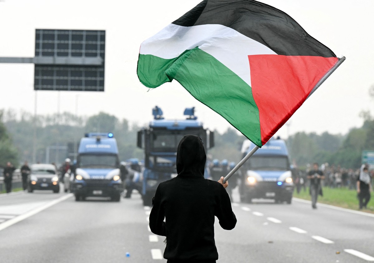 Israel confirms 137 more activists from Gaza-bound flotilla deported to Turkey