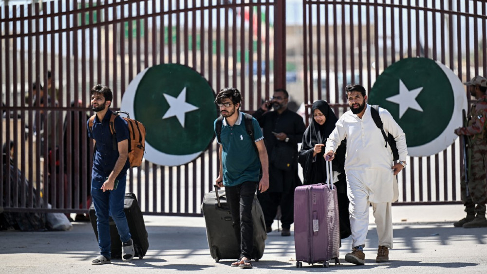 Pakistanis in Iran urged to register immediately at embassy in Tehran