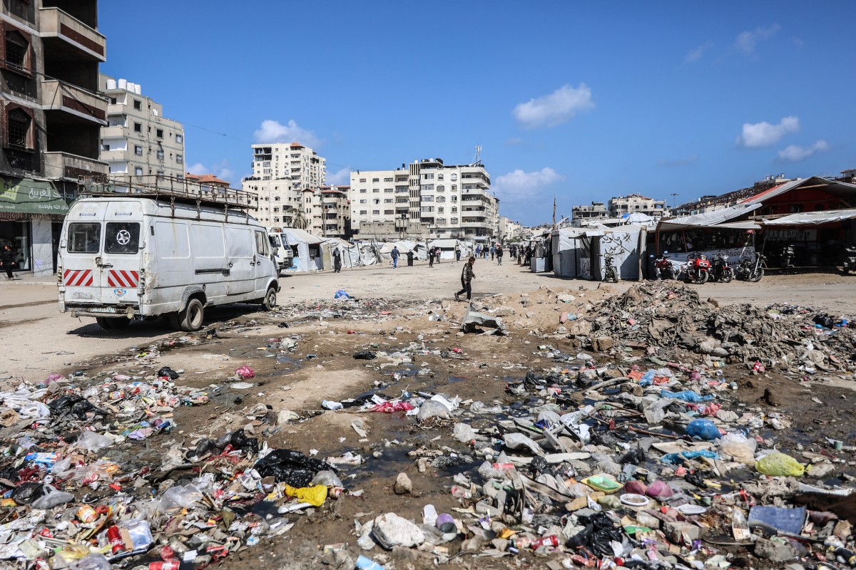 Rats, fleas plague Gaza's displaced as temperatures rise