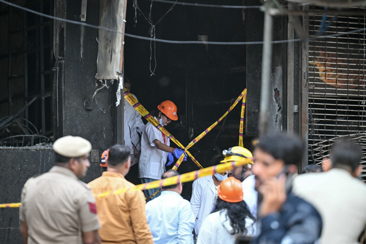 New Delhi hotel fire kills at least 21: Police