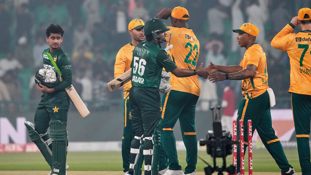 Ashraf and Mirza skittle South Africa as Pakistan win second T20