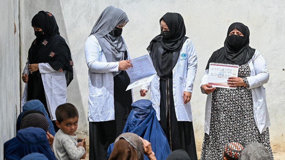 UN suspends work at Afghanistan-Iran border over curbs on women staff