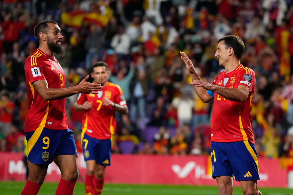 Spain retains top FIFA spot, Germany climbs into top seeds