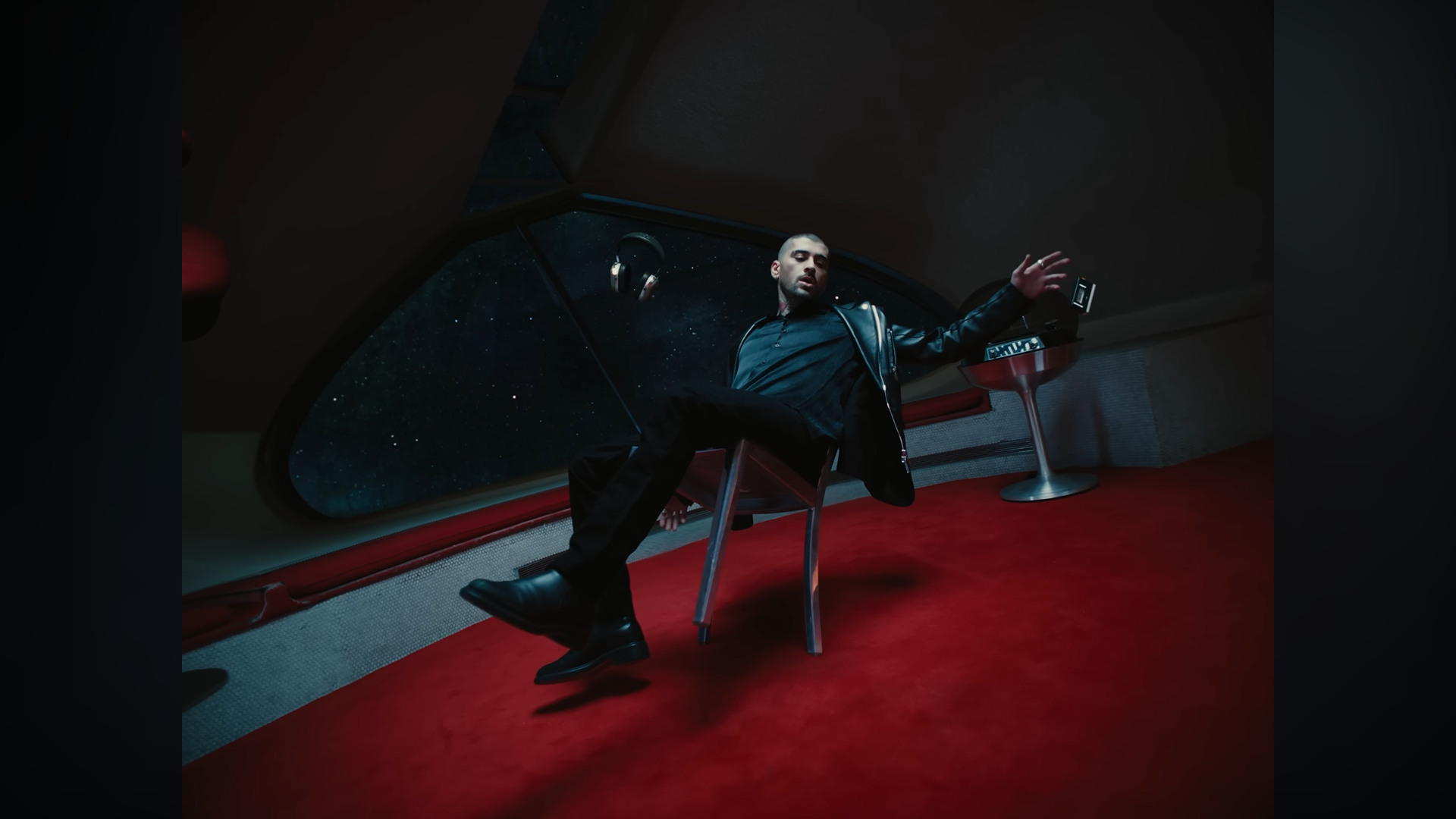 Zayn's flirtation with zero-gravity (Screenshot from the music video 