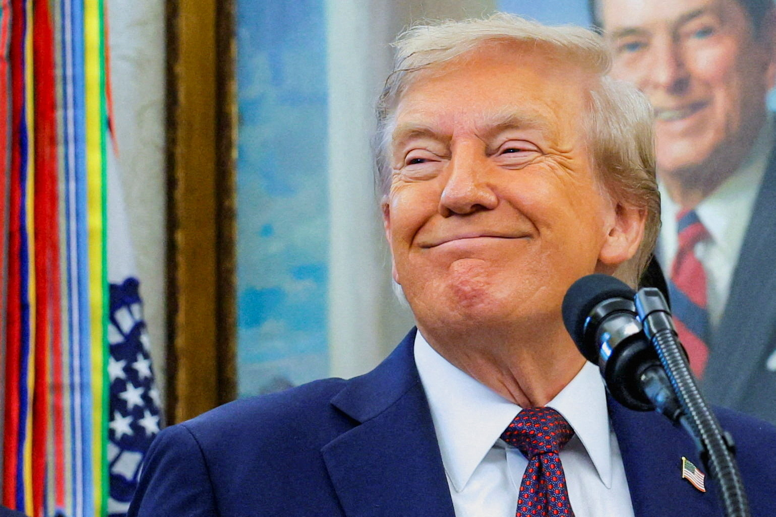 Trump hints at 'something special' in Middle East talks