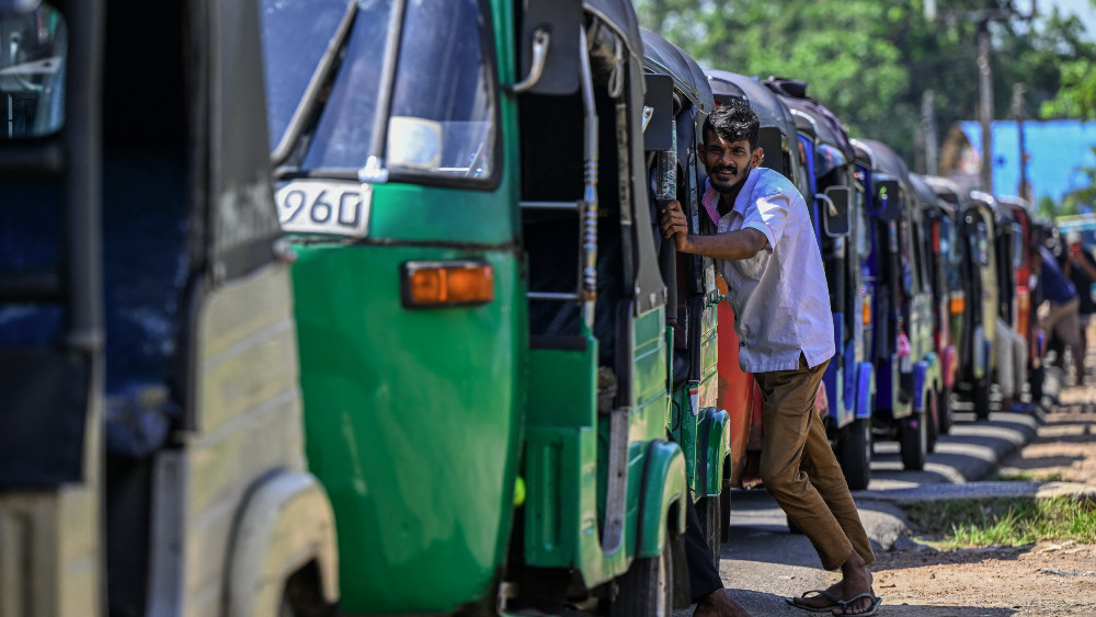 Oil rises further above $100, most Asian stocks fall as Iran war rages