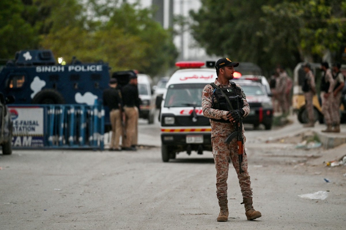 Pakistan minister criticizes international media over ‘militants’ term usage in Karachi attack report