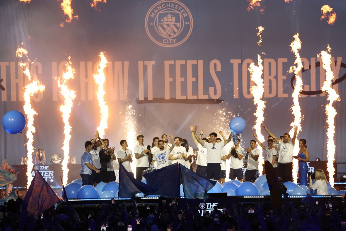 Guardiola saluted by Michael Jordan at Manchester City farewell party
