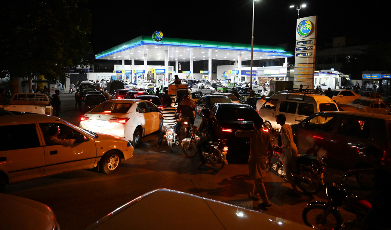 Pakistan seeks Red Sea oil route as Gulf crisis disrupts supply