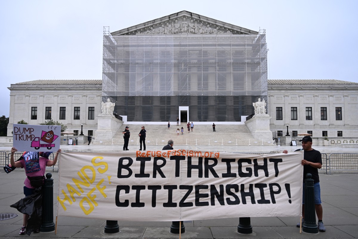 Trump to watch Supreme Court weigh challenge to birthright citizenship 