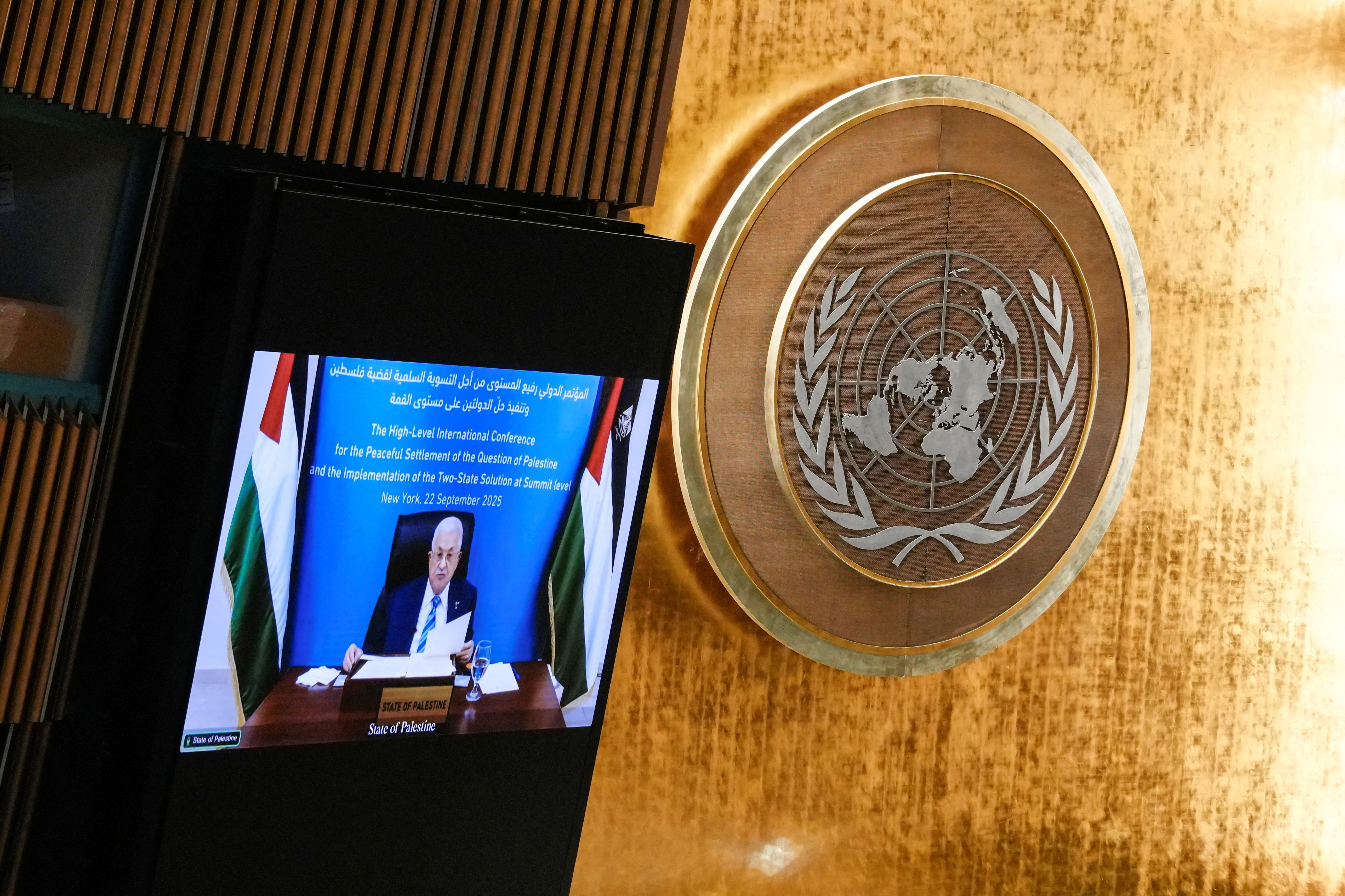 Palestinian president calls for Hamas to surrender weapons