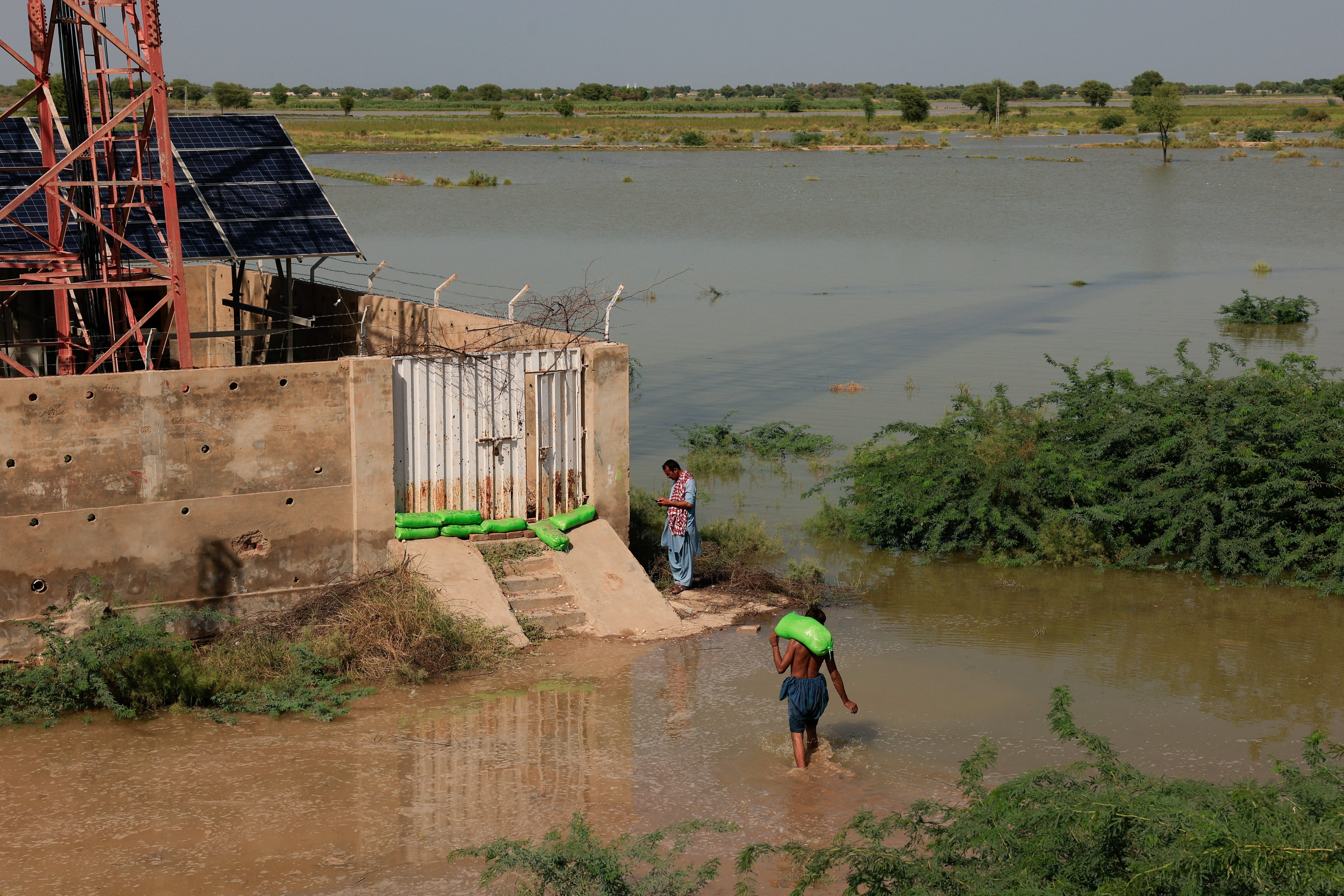 Pakistan issues dengue outbreak warning in flood-hit areas