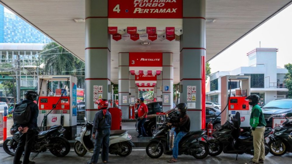 Global fuel crisis hits countries from Britain to Bangladesh