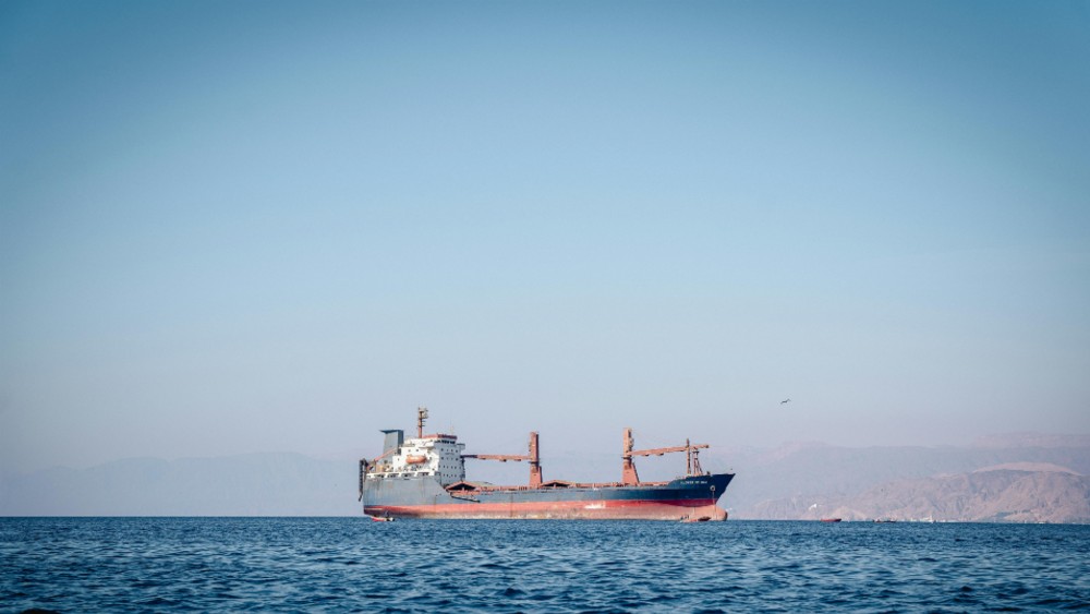 Ship insurers juggle war risks for perilous Gulf route