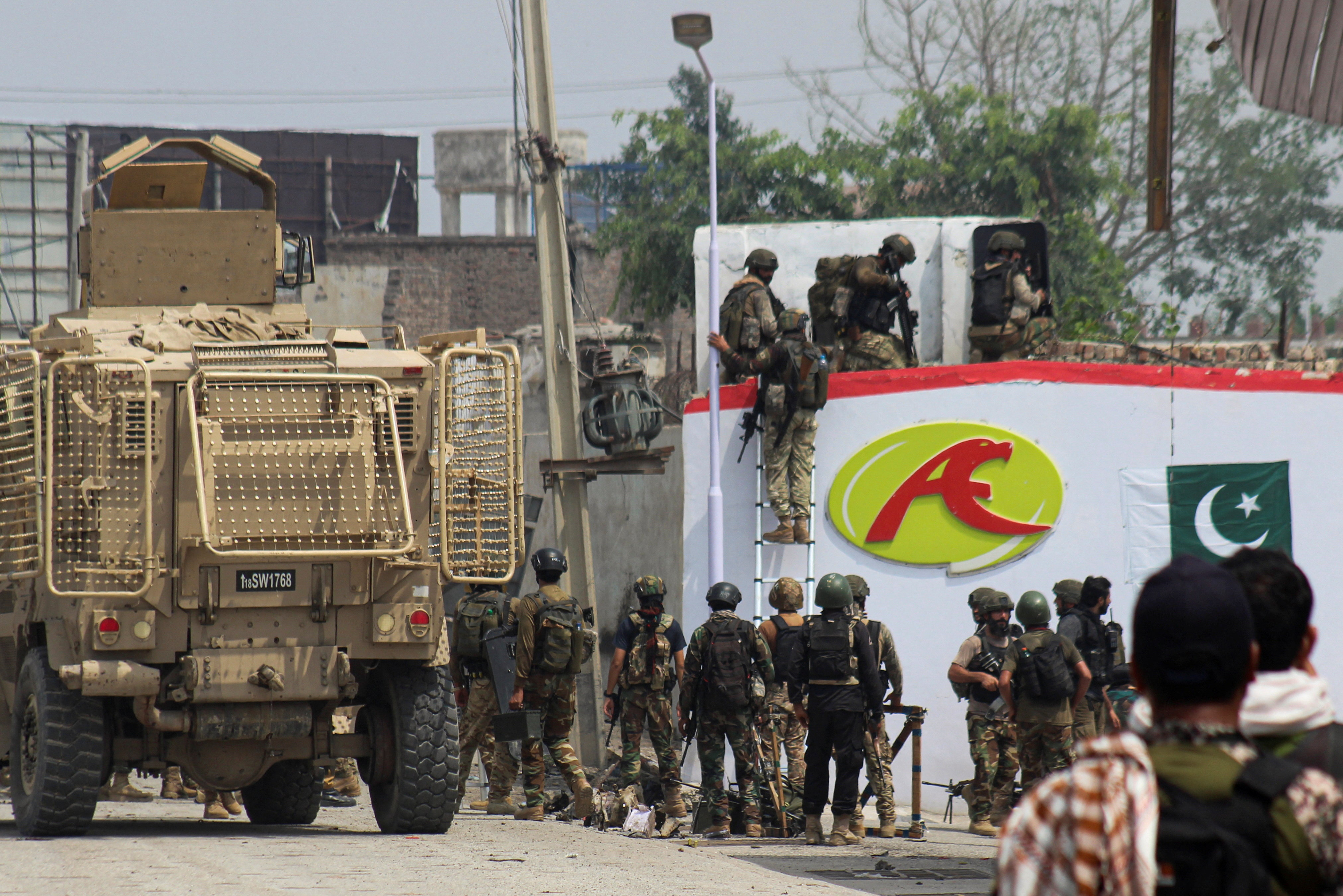 Pakistani raid on a militant hideout in Balochistan killed 7 insurgents, military says