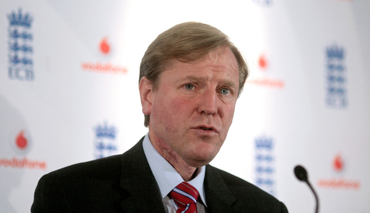 Former England cricket boss Morris dies aged 62