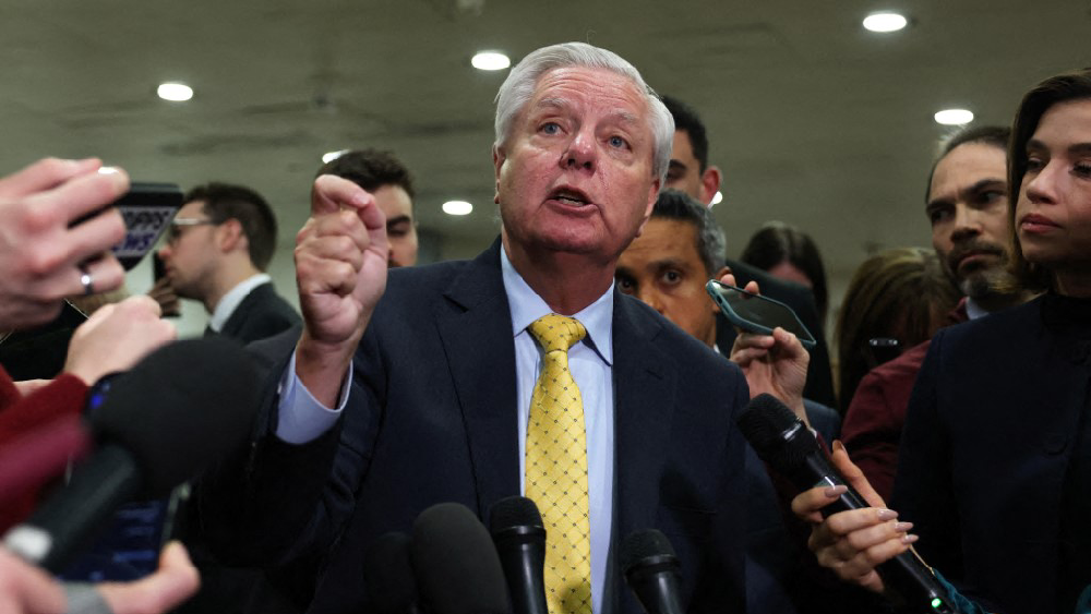 US Senator threatens Saudi Arabia over not joining war on Iran