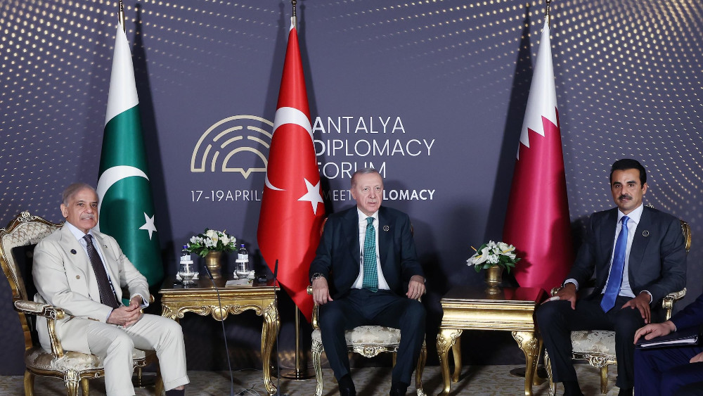 Pakistan PM completes three-country diplomatic tour aimed at Iran peace