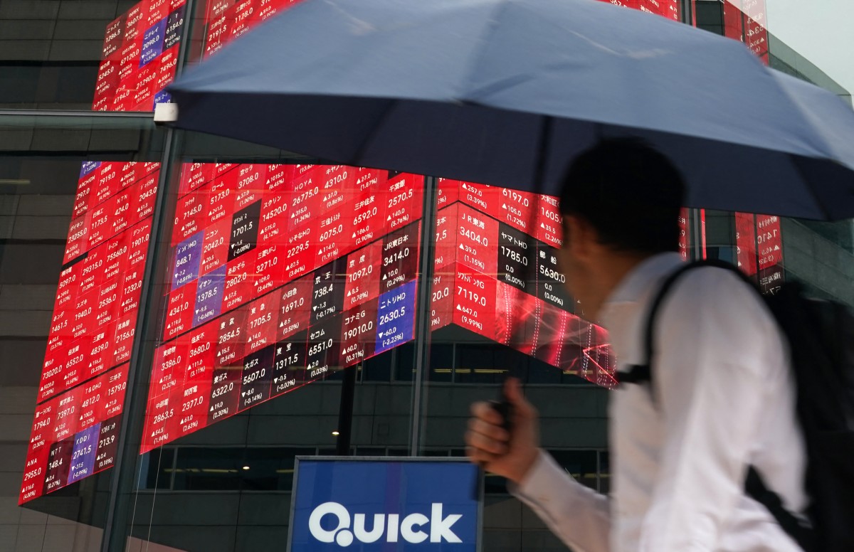 Crude prices plunge, stocks surge on US-Iran peace deal