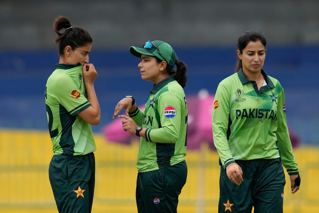 Pakistan women seek miracle win to keep World Cup hopes alive