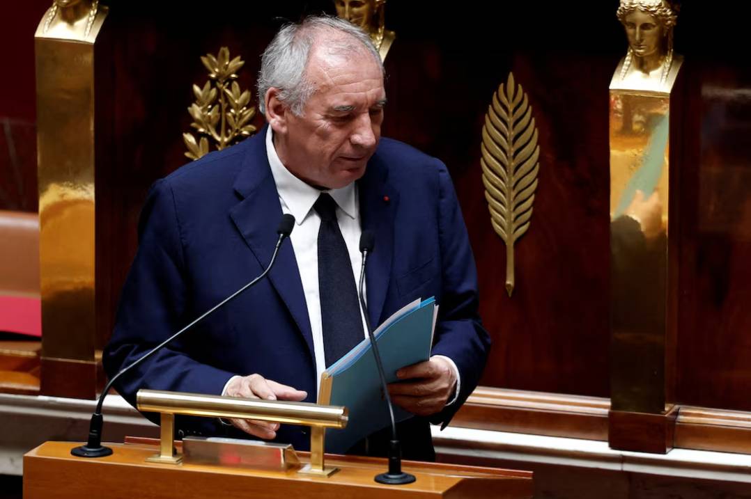 French parliament ousts prime minister, deepening political crisis