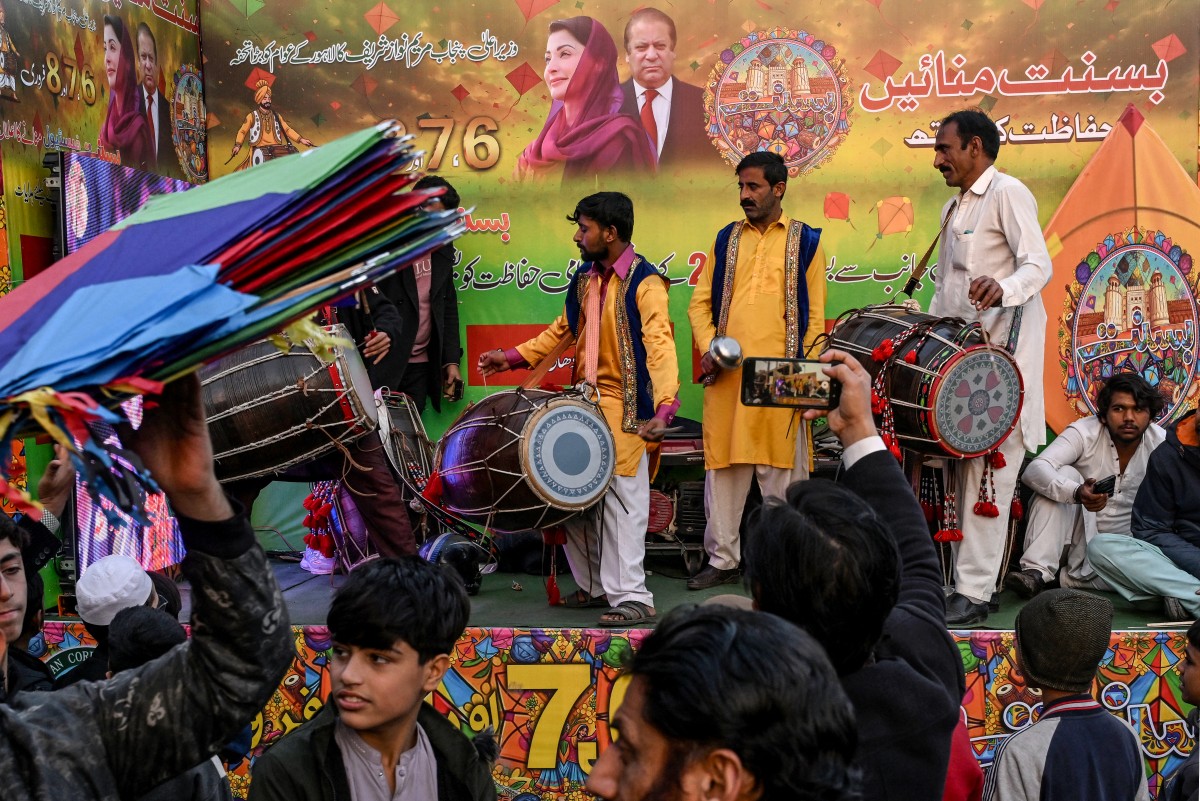Lahore reclaims its skies as 3-day Basant festival returns after two decades