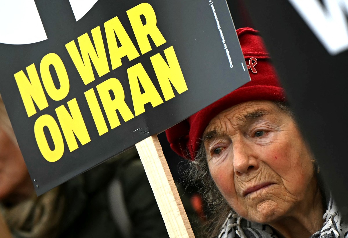 Journalists held for filming near airbase hosting US forces in Turkiye