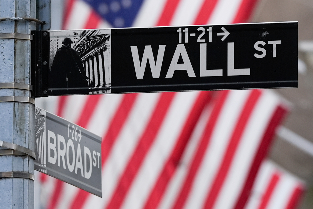 Asian markets plunge amid renewed US-China trade tensions