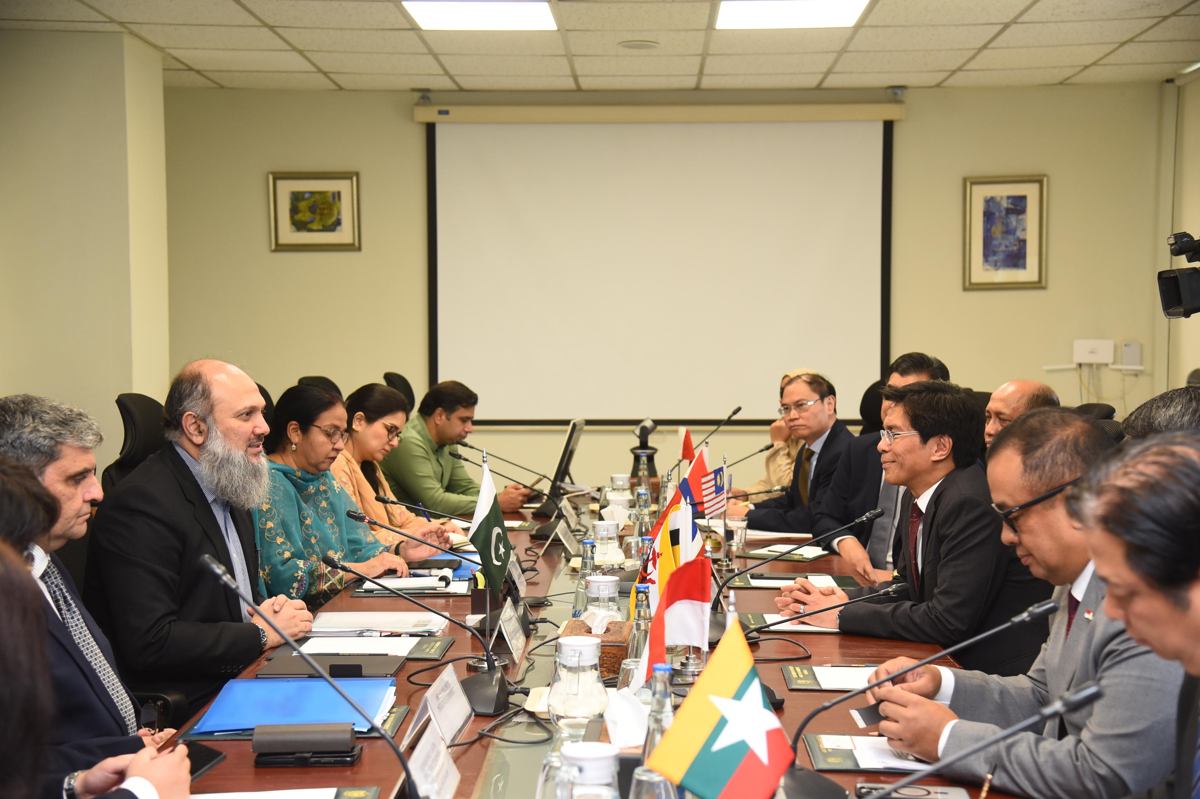 Pakistan, ASEAN countries agree to deepen trade and investment ties
