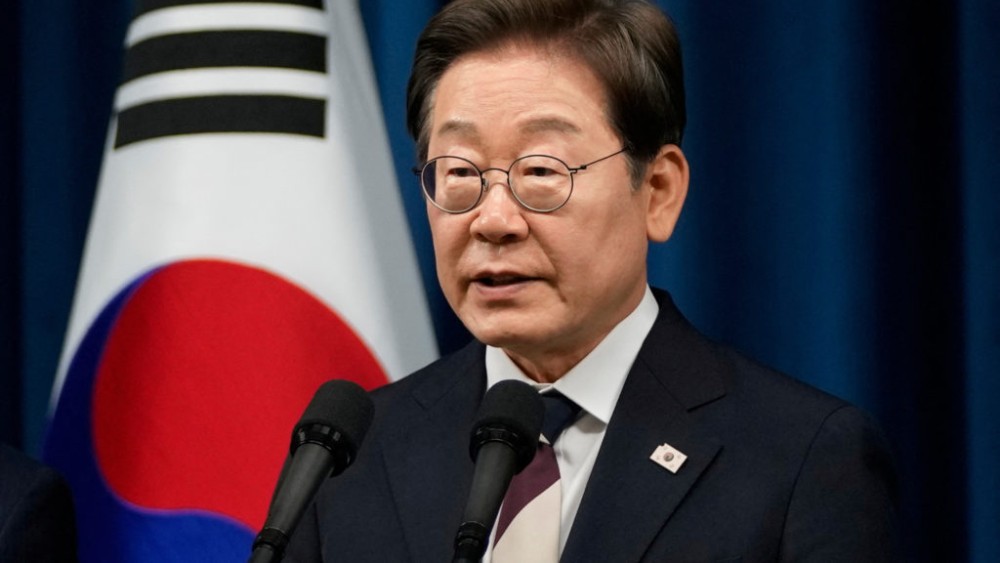 South Korea president proposes talks with North to formally end Korean War