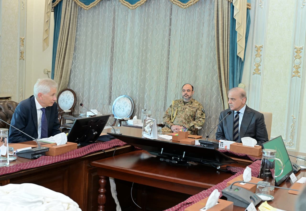 Pakistan PM pledges full government efforts in fight against malaria, HIV and tuberculosis