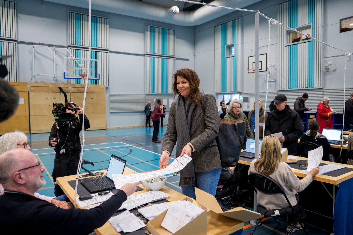 Denmark votes in close election, outgoing PM tipped to win