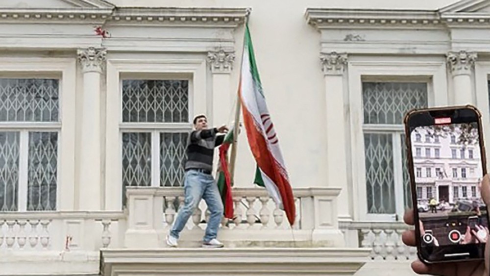 Fresh protests in Iran as internet blackout persists
