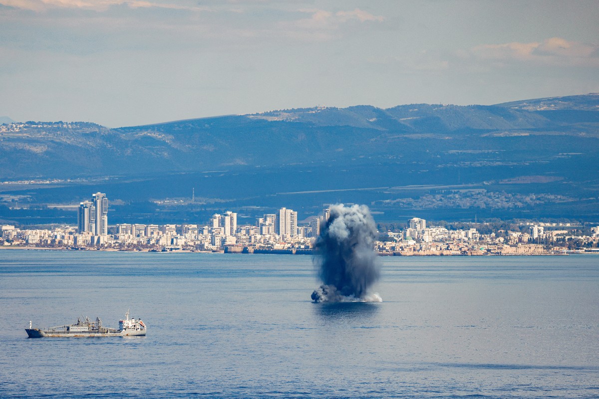 Pakistan, global airlines halt Middle East flights after US, Israel strike Iran