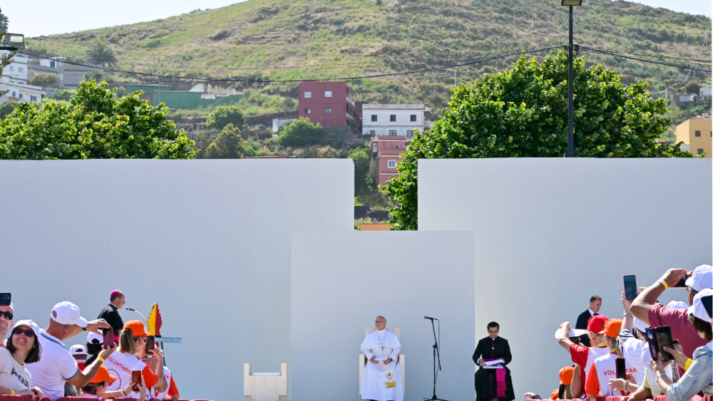 'All of us of are migrants,' Pope Leo XIV says in Canary Islands