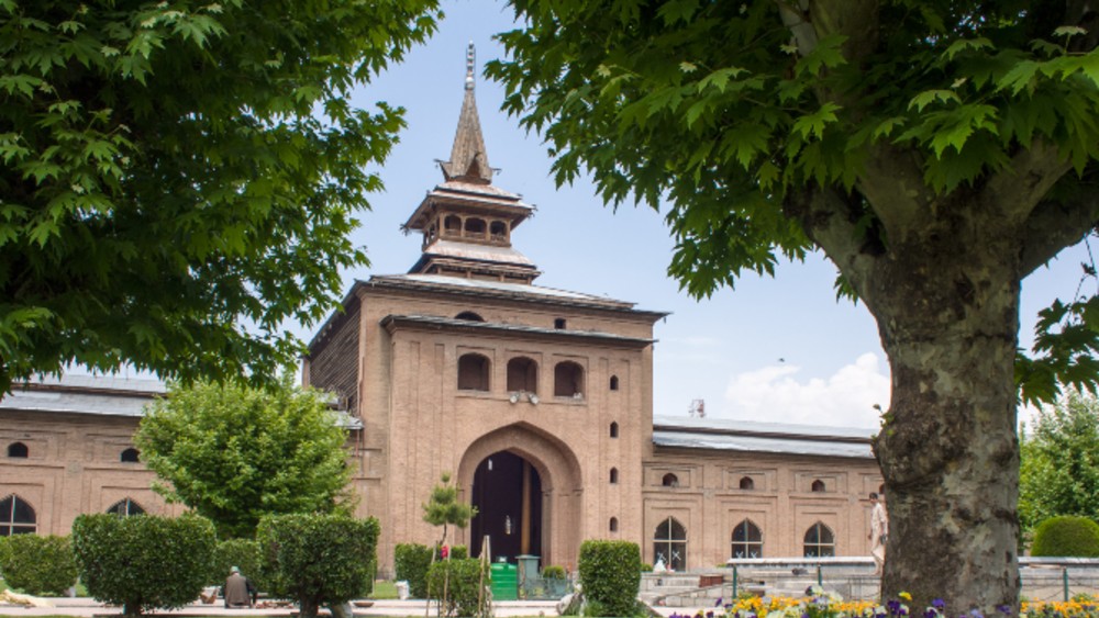 Closure of Srinagar’s Jama Masjid on Shab‑e‑Barat draws criticism