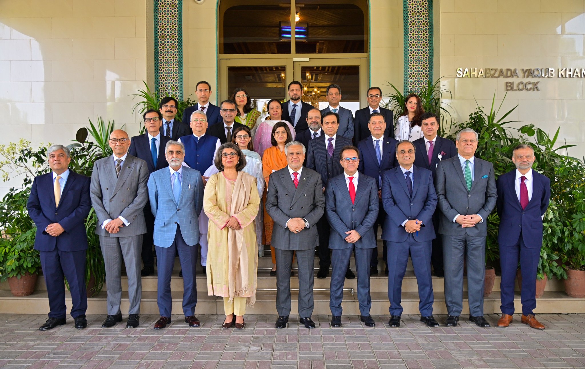 Pakistan reaffirms commitment to regional peace efforts as Islamabad envoys conference concludes