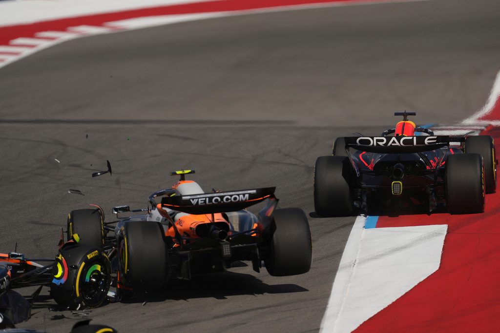 Verstappen wins dramatic US Grand Prix sprint, McLarens crash